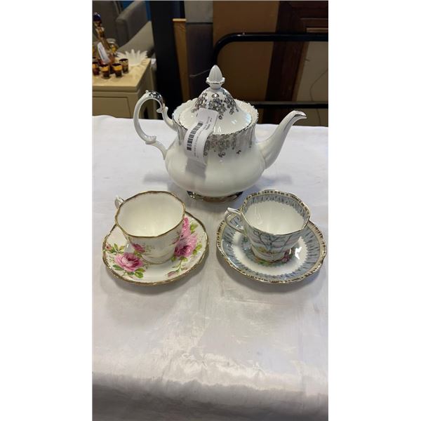 ROYAL ALBERT TEAPOT WITH 2 CUPS AND SAUCERS