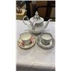 Image 1 : ROYAL ALBERT TEAPOT WITH 2 CUPS AND SAUCERS
