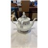Image 8 : ROYAL ALBERT TEAPOT WITH 2 CUPS AND SAUCERS