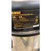 Image 2 : DEWALT 10 GALLON STAINLESS WET DRY SHOP VAC WORKING WITH HOSE