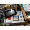 Image 4 : 4 WEIGHT SCALES, 2 DIGITAL PHOTO FRAMS AND CALCULATORS