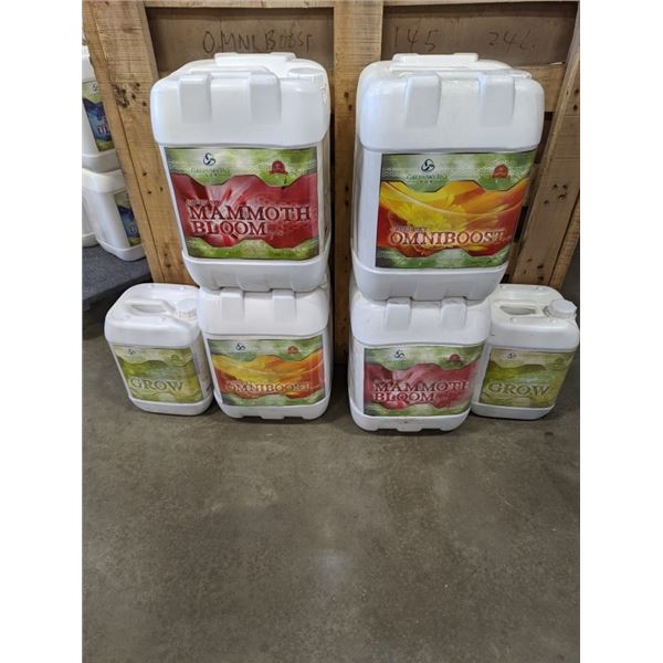 LOT OF NEW LIQUID FERTILIZER 2 MAMMOTH BLOOM (24L), 2 OMNIBOOST (24L),AND 2 GROW (10L)