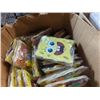 Image 3 : 2 BOXES OF SPONGEBOB PARTY SETS AND PICTURE FRAMES