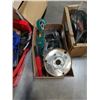 Image 2 : 2 BOXES OF ELECTRICAL WIRE 14AWG, 4" PULLEY BLOCK, JOIST HANGERS AND TOOLS