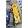 Image 4 : BOX OF AUTOMOTIVE LIGHTS, REFLECTORS, MIRRORS AND MORE