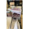 Image 8 : LOT OF LIGHT FIXTURES