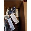 Image 8 : 2 BOXES OF CUTTING DISCS, SAFETY GLASSES, SHOP SUPPLIES