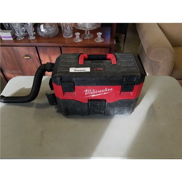 MILWAUKEE 18V CORDLESS SHOP VAC - TESTED WORKING