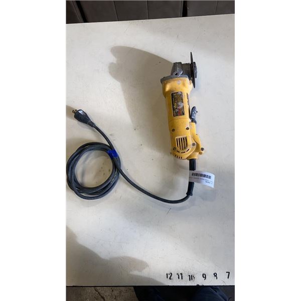 DEWALT D28402 ANGLE GRINDER - TESTED WORKING