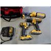 Image 2 : DEWALT 20VMAX CORDLESS TOOLS SET - INCLUDES DRILL/DRIVER, IMPACT GUN, FLASHLIGHT, 2 BATTERIES AND CH
