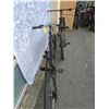 Image 8 : 2 BLACK NO BRAND BIKES