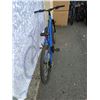 Image 5 : BLUE CCM BIKE