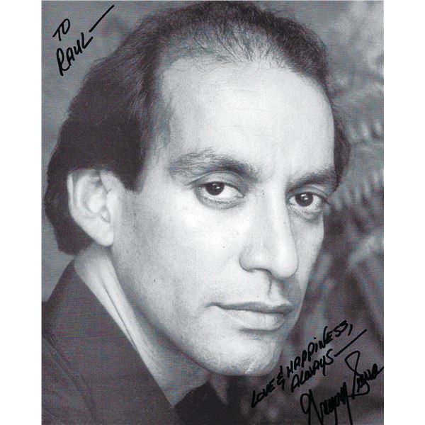 Barney Millers Gregory Sierra signed photo