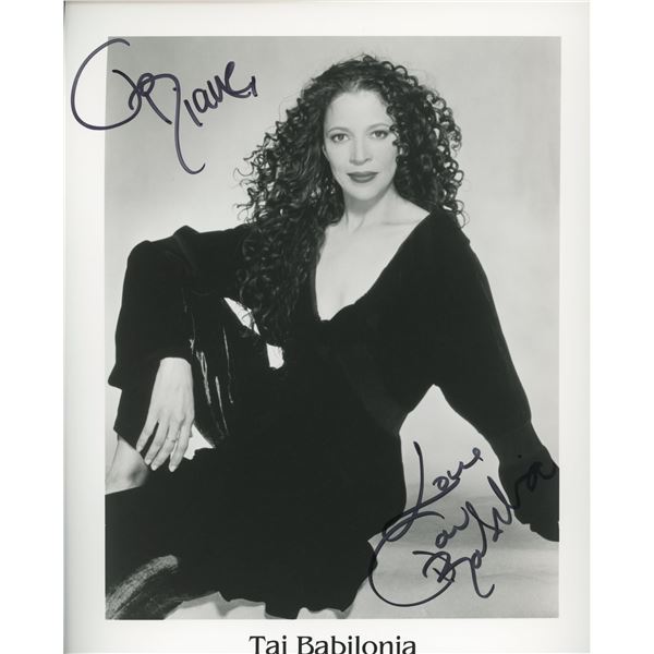 Olympian Tai Babilonia signed photo