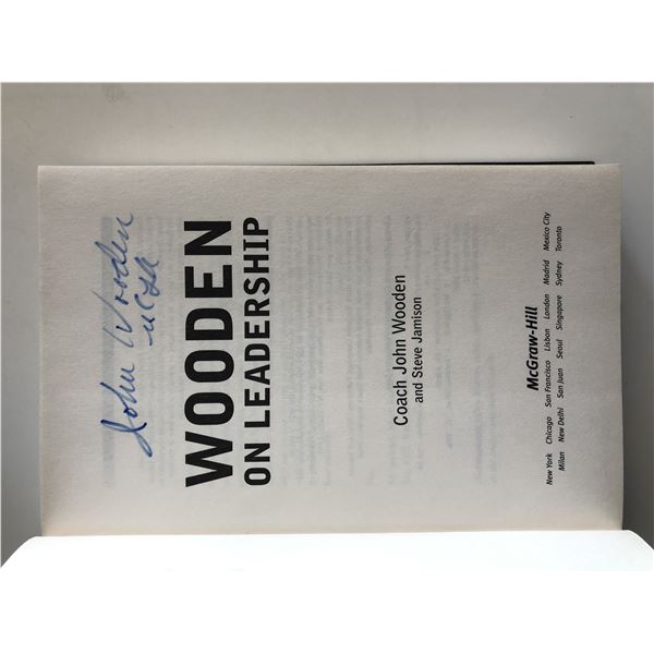 Wooden on Leadership John Wooden signed book