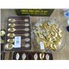 Image 2 : Gold/Floral Utensil Set