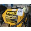 Image 2 : Dewalt Bench Grinder