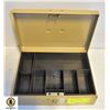 Image 1 : METAL TIN LOCK BOX (NO KEY)