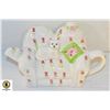 Image 1 : CARDINAL 1995 KITTY ON COUCH COLLECTIBLE TEAPOT