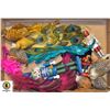 Image 1 : ESTATE CHRISTMAS BIRDS & NUTCRACKERS