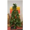 Image 1 : GLUCKSTEIN HOME 7FT CATHEDRAL FIR TREE ( CHRISTMAS