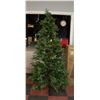 Image 1 : GLUCKSTEIN HOME 7FT CATHEDRAL FIR TREE ( CHRISTMAS
