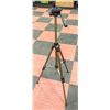 Image 1 : DYNEX DX-TRP60 TRIPOD 44" TALL ADJUSTABLE