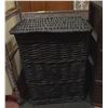 Image 1 : BLACK WICKER LAUNDRY HAMPER WITH LID - LIGHT