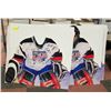 Image 1 : LOT OF 3 CARDBOARD GOALIES HOCKEYVILLE 2009