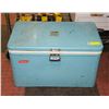 Image 1 : VINTAGE BLUE COLEMAN COOLER