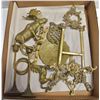 Image 1 : BOX OF BRASS ITEMS INCL. MOOSE, UNICORN, OWL,
