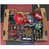 Image 1 : BOX WITH CHRISTMAS ITEMS INCL. DECORATIVE