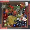 Image 1 : BOX WITH CHRISTMAS ITEMS INCL. SANTA TEA-