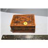 Image 1 : Antique box