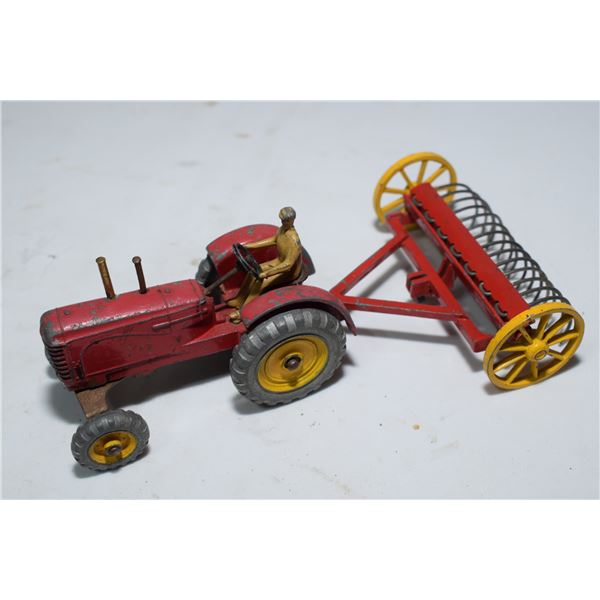 Dinky toy Massey Harris tractor and rake - Schmalz Auctions