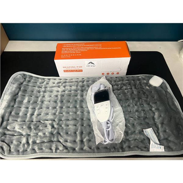 Lot of 1 Heating Pad