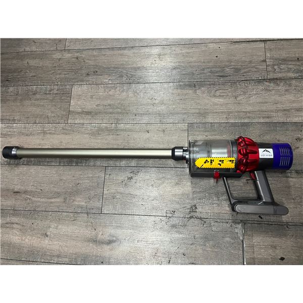Lot of 1 Dyson Vacuum w/ Battery (*Used/As Is)