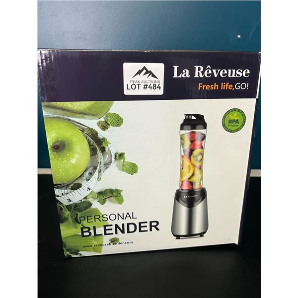 Lot of 1 La Reveuse Personal Blender