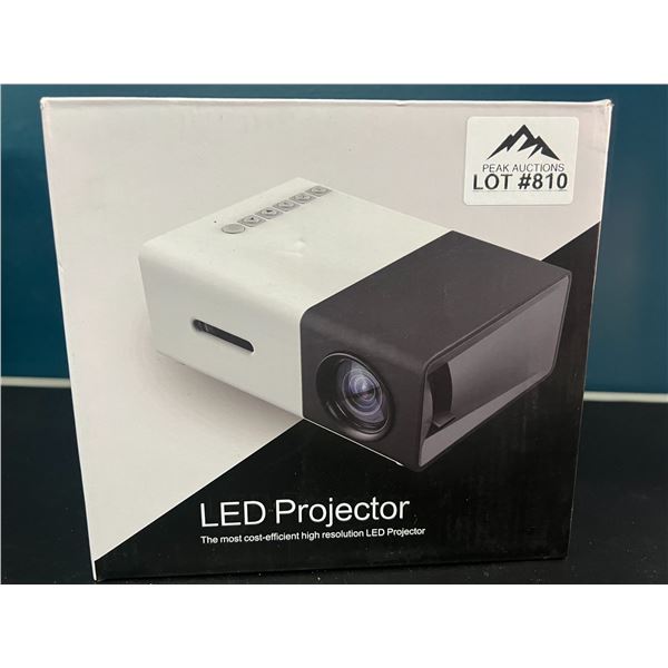 Lot of 1 LED Mini Projector