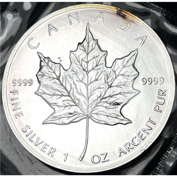 1988 Canadian $5 Maple Leaf 1 ozt .9999 Fine Silver