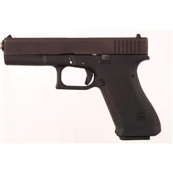 Glock Mdl 17 Cal 9mm SN:CU490US