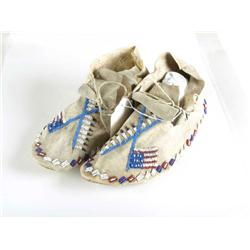 Outstanding pair of Sioux American Flag