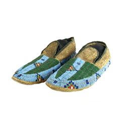 Cheyenne nearly full beaded Men's Moccasins