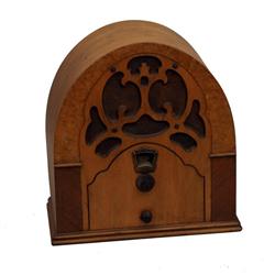 1930s Art Deco tube tale top Radio