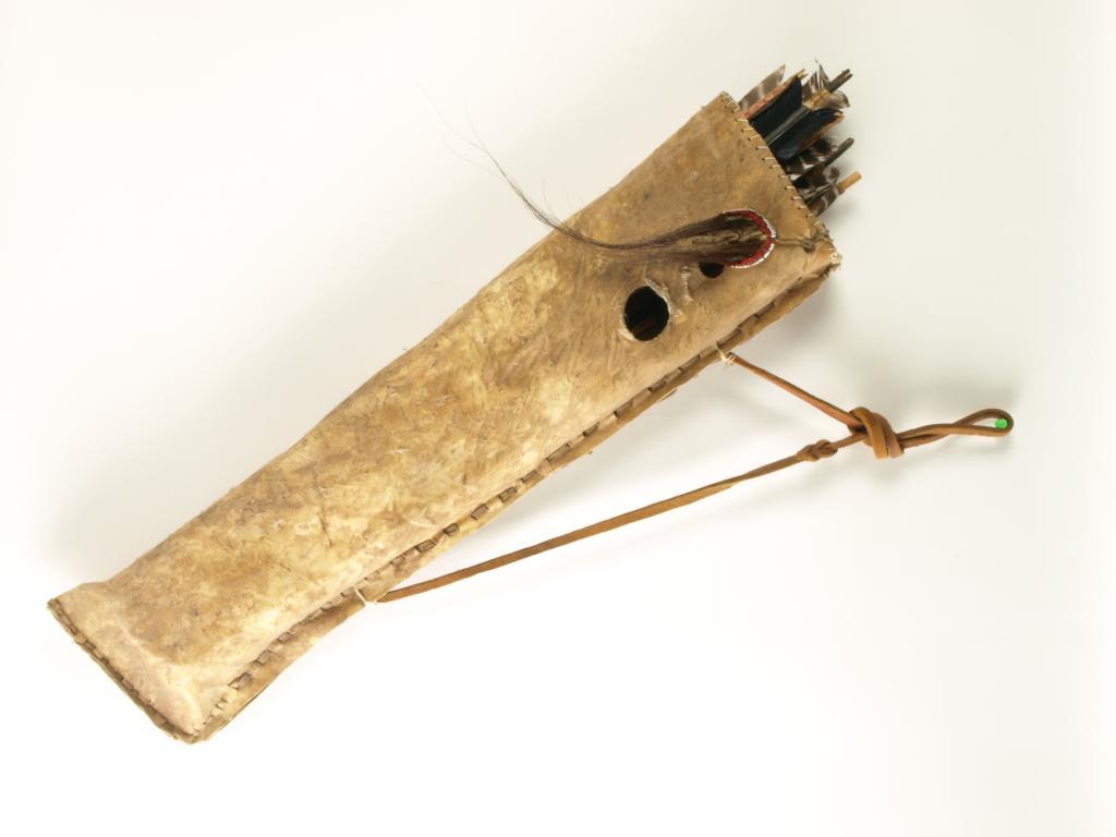 Apache Parflesch Quiver & Arrows