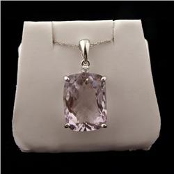 Exquisite 14K White Gold Ladies Pendant Set