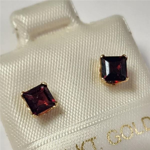 $300 14K  Garnet(0.8ct) Earrings