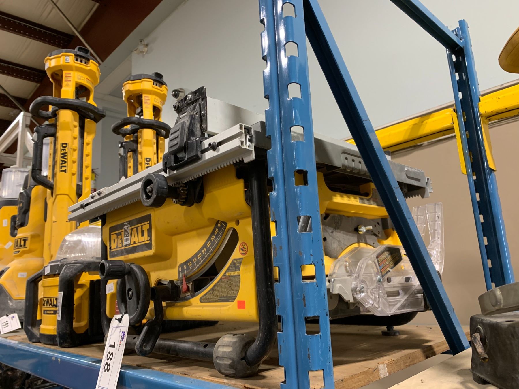 DEWALT DWE7480 10 PORTABLE ELECTRIC INDUSTRIAL TABLE SAW WITH FENCE dewalt-dwe7480-10-portable-electric-industrial-table-saw-with-fence