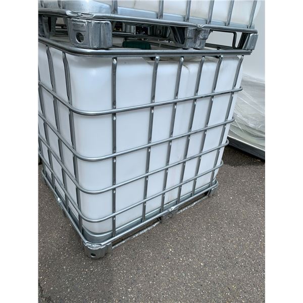 SCHUTZ FOOD GRADE 1000L PLASTIC COMMERCIAL METAL FRAMED LIQUID TRANSPORT PALLET