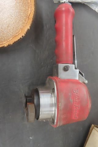 Blue Point At750 Blue Point AT400 Air Sander + Sanding Discs - McSherry Auction Service Ltd.